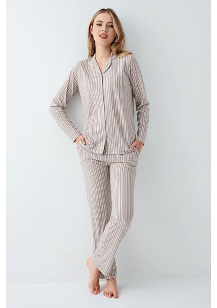 Kadın Çizgili Pamuklu Önden Düğmeli Pijama Takımı modelleri