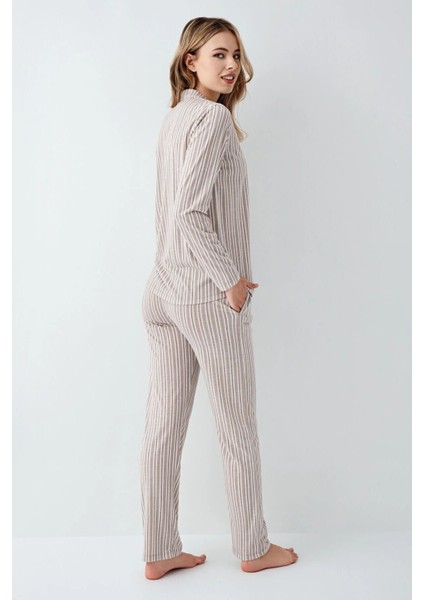 Kadın Çizgili Pamuklu Önden Düğmeli Pijama Takımı fırsatları