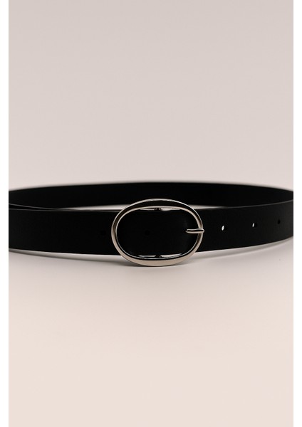 Kadın Oval Tokalı Siyah Kemer – Şık Günlük ve Jean Uyumlu Deri Görünümlü Kemer fiyatları