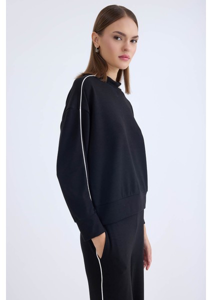 Dik Yaka Kenarı Şeritli Bluz fırsatları