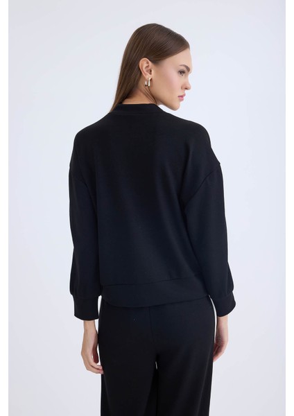 Dik Yaka Kenarı Şeritli Bluz indirimleri