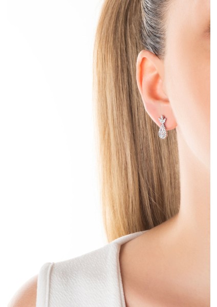 Zambak Işıltısı 18 Ayar Beyaz Altın Kaplama Gümüş Küpe fırsatları