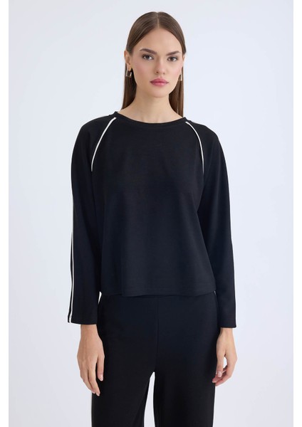 Yuvarlak Yaka Şeritli Uzun Kol Bluz