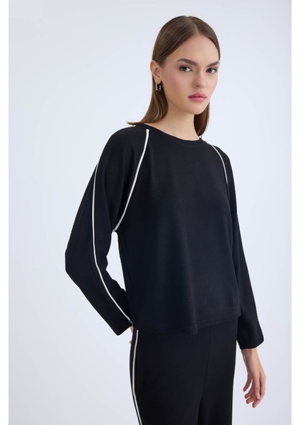 Yuvarlak Yaka Şeritli Uzun Kol Bluz fırsatları