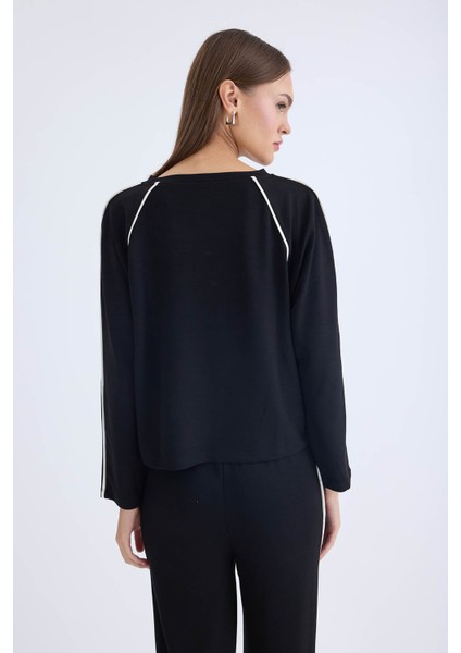 Yuvarlak Yaka Şeritli Uzun Kol Bluz indirimleri