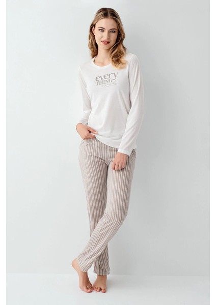 Kadın %100 Pamuklu Uzun Kollu Çizgili Desenli Pijama Takımı