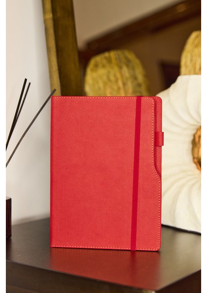 Kişiye Özel Lacivert Lastikli Kalem Tutuculu Vegan Deri 276 Sayfa Çizgili Not Defteri