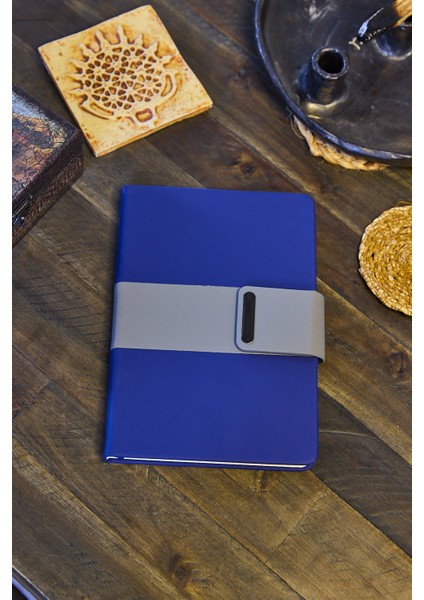 Kişiye Özel Lacivert Vegan Deri Metal Mıknatıslı Kilitli 224 Sayfa Çizgili Not Defteri