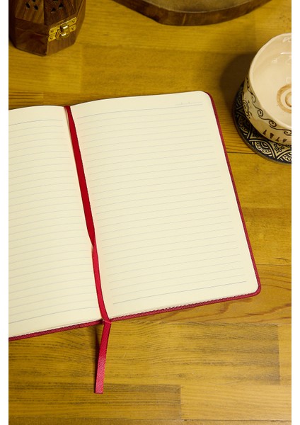 Kişiye Özel Bordo Vegan Deri Telefon Cepli Dikişili Düz 224 Sayfa Çizgili Not Defteri fiyatları