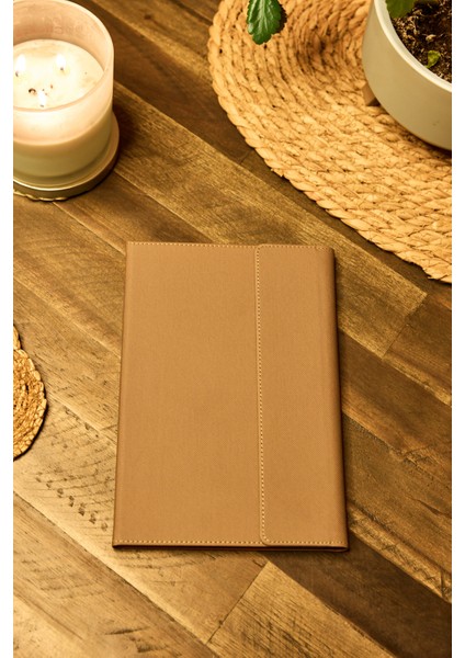 Kişiye Özel Kahverengi Kalem Tutuculu Vegan Deri 224 Sayfa Çizgili Mıknatıslı Not Defteri