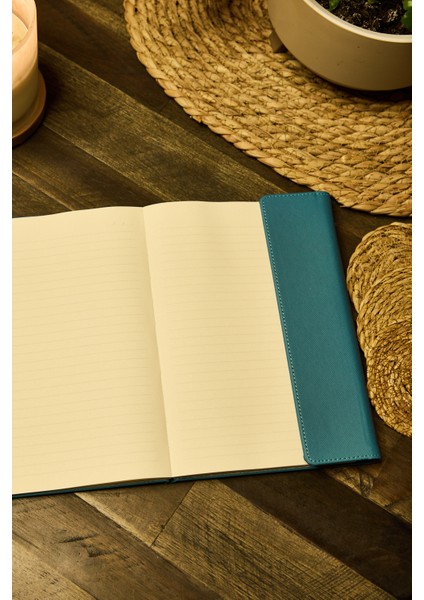 Kişiye Özel Turkuaz Kalem Tutuculu Vegan Deri Düz 224 Sayfa Çizgili Mıknatıslı Kilitli Not Defteri fiyatları