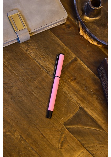 Kişiye Özel Pembe Kapaklı Mavi Mürekkepli Düz Roller Tükenmez Kalem