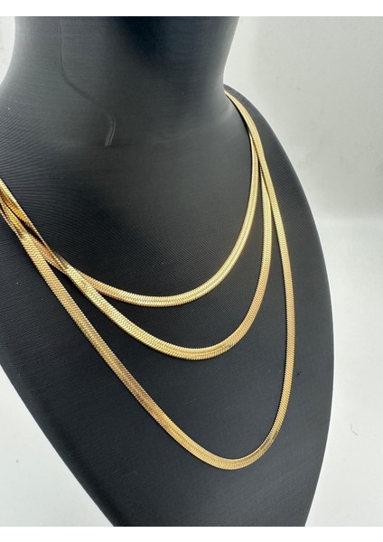 Üç Katlı Altın Rengi Herringbone Zincir Kolye – 40-45 cm Şık ve Zarif Tasarım fiyatları