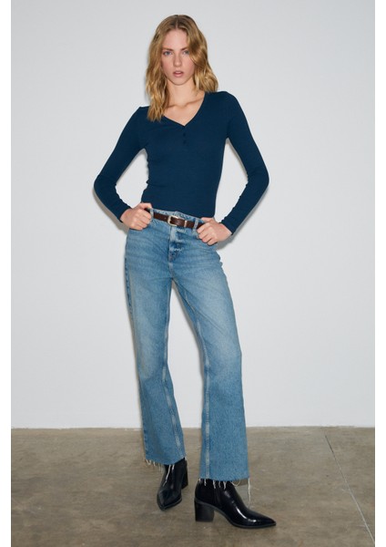 KALANI Kadın Uzun Kollu V Yaka Patlı Düğmeli Lacivert Bluz indirimleri