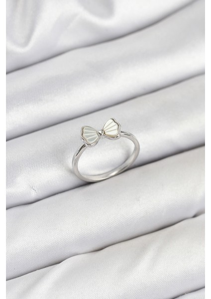 Pirinç Gümüş Renk Fiyonk Model Kadın Yüzük