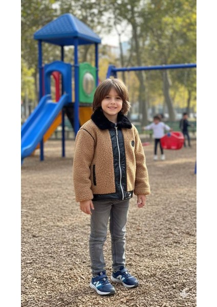 Çocuk Pelüş Deri Detaylı Fermuarlı Mont