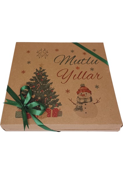 Yılbaşı Temalı Kraft Kutuda 32 Adet Sargılı Madlen Çikolata fiyatları