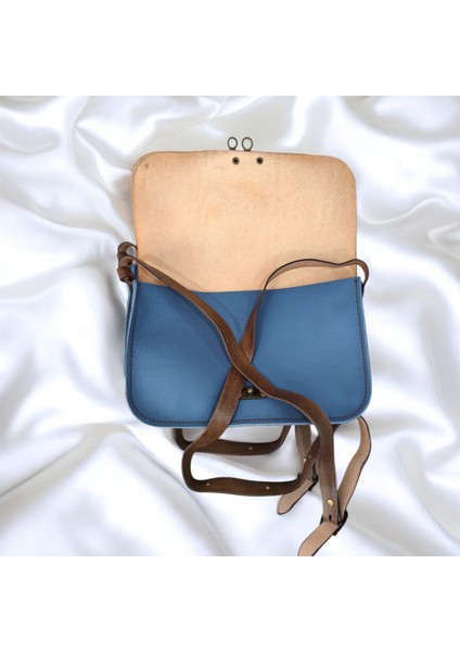 El Yapımı Hakiki Deri Küçük Prens Kadın Crossbody Çanta - El Boyaması & Kabartma - Koyu Mavi Kahverengi Kapaklı Pirinç Tokalı Minimalist Tasarım fiyatları