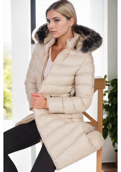 Z9690 Dewberry Kürklü Kapşonlu Bayan Kaban-Bej