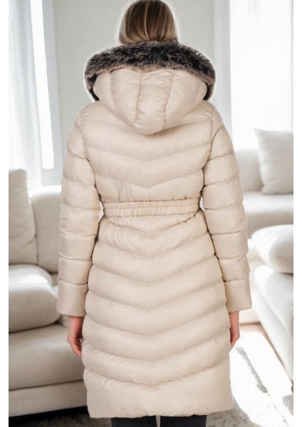Z9690 Dewberry Kürklü Kapşonlu Bayan Kaban-Bej fiyatları