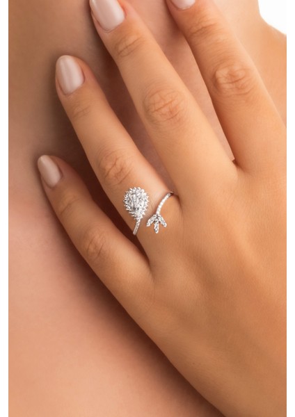 Zambak Işıltısı 18 Ayar Beyaz Altın Kaplama Gümüş Yüzük fiyatları