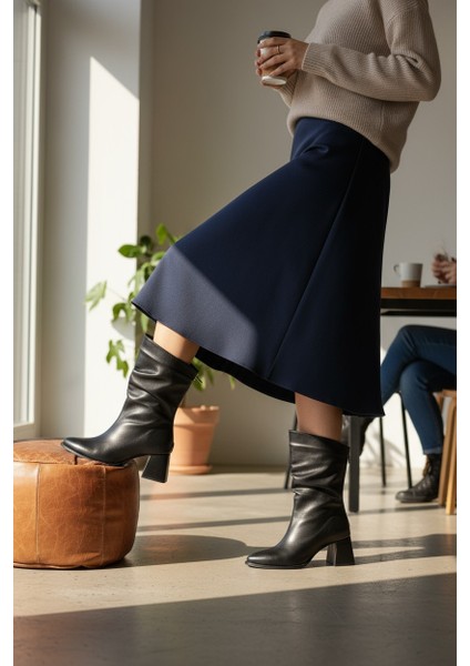 Siyah Arkadan Fermuarlı Sivri Burun Kalın Topuk Körüklü Kadın Çizme modelleri