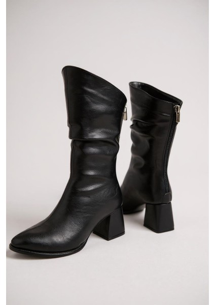 Siyah Arkadan Fermuarlı Sivri Burun Kalın Topuk Körüklü Kadın Çizme indirimleri