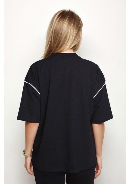 Kanguru Cepli Yuvarlak Yaka Bluz