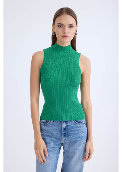 Dik Yaka Örgü Desen Sıfır Kol Triko Bluz