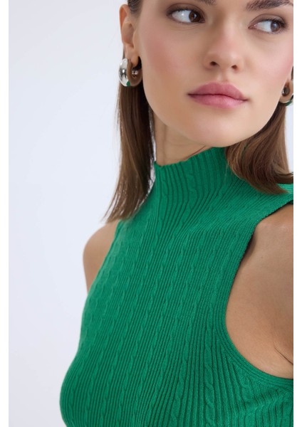 Dik Yaka Örgü Desen Sıfır Kol Triko Bluz fiyatları