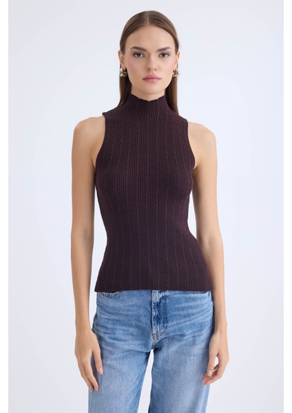 Dik Yaka Örgü Desen Sıfır Kol Triko Bluz