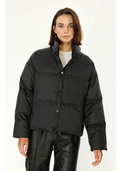 Kadın Siyah Rüzgar Geçirmez Suya Dayanıklı Dolumlu Mont modelleri