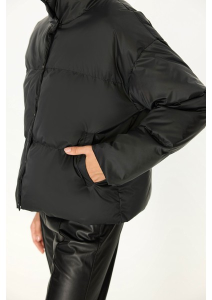 Kadın Siyah Rüzgar Geçirmez Suya Dayanıklı Dolumlu Mont