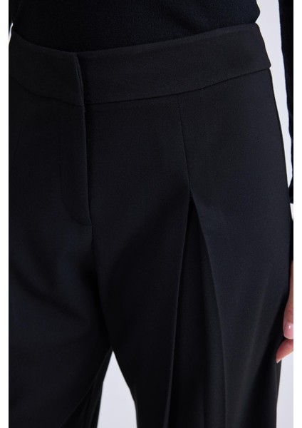 Pileli Geniş Paça Pantolon fırsatları