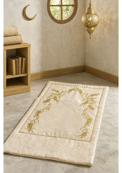 Sahra Bej Kadife Nakışlı Seccade Süngerli Yumuşak Çeyizlik Hediyelik Bohça Lüks Namazlık