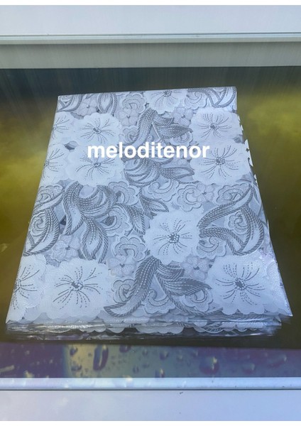 Beyaz Çiçekli Kaymaz Şeffaf Kaplama Pvc Lüks Muşamba Masa Örtüsü indirimleri