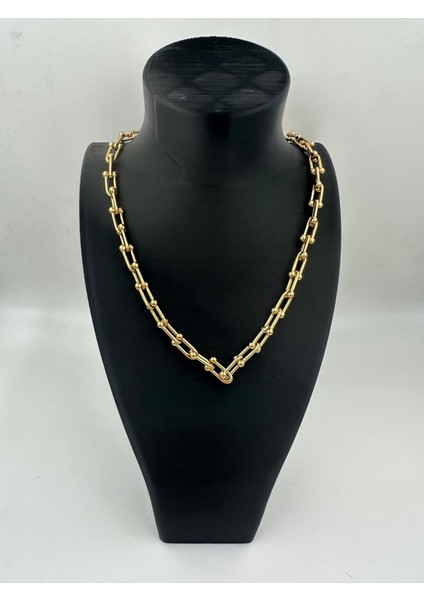 Altın Rengi Dikdörtgen Halkalı Zincir Kolye Modern ve Şık Tasarım