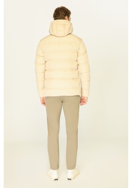 Erkek Bej Kalın Astarlı Rüzgar Geçirmez Kapüşonlu Kışlık Şişme Mont