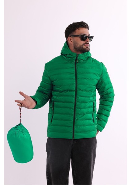 Erkek Yeşil Rüzgar Geçirmez Kapüşonlu Taşınabilir Çantalı Elyaf Dolgulu Hafif Spor Mont modelleri