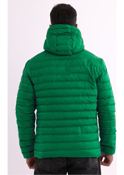 Erkek Yeşil Rüzgar Geçirmez Kapüşonlu Taşınabilir Çantalı Elyaf Dolgulu Hafif Spor Mont