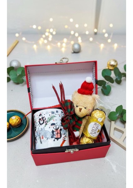 Yılbaşı Temalı Beyaz Bardak, Çikolata ve Ayıcık Hediye Kutusu| Sevgiliye & Kurumsal Yeni Yıl Hediye Set