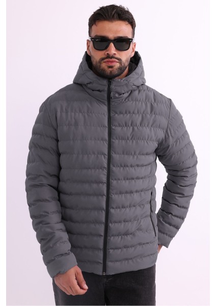 Erkek Gri Rüzgar Geçirmez Kapüşonlu Taşınabilir Çantalı Elyaf Dolgulu Hafif Spor Mont modelleri