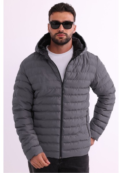 Erkek Gri Rüzgar Geçirmez Kapüşonlu Taşınabilir Çantalı Elyaf Dolgulu Hafif Spor Mont