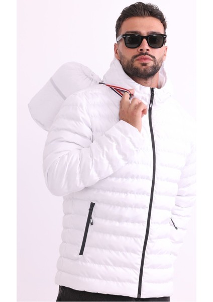 Erkek Beyaz Rüzgar Geçirmez Kapüşonlu Taşınabilir Çantalı Elyaf Dolgulu Hafif Spor Mont