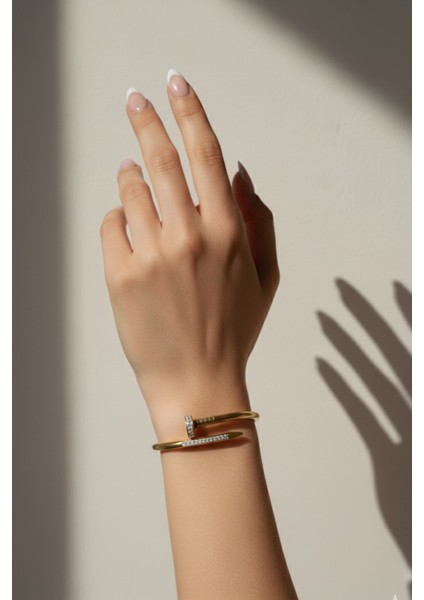 Çivi Model Zirkon Taşlı Gold Renkli Kelepçe fiyatları