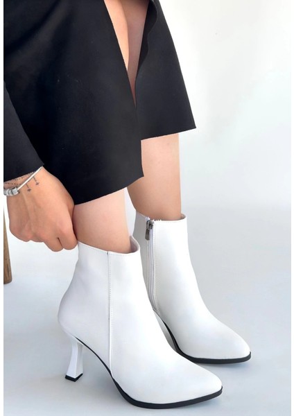 Mtxdpn Mişha Beyaz Cilt Topuklu Bot (Numara: 39)