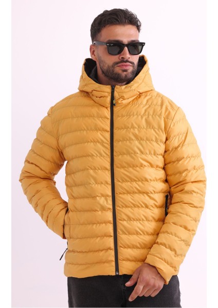 Erkek Sarı Rüzgar Geçirmez Kapüşonlu Taşınabilir Çantalı Elyaf Dolgulu Hafif Spor Mont