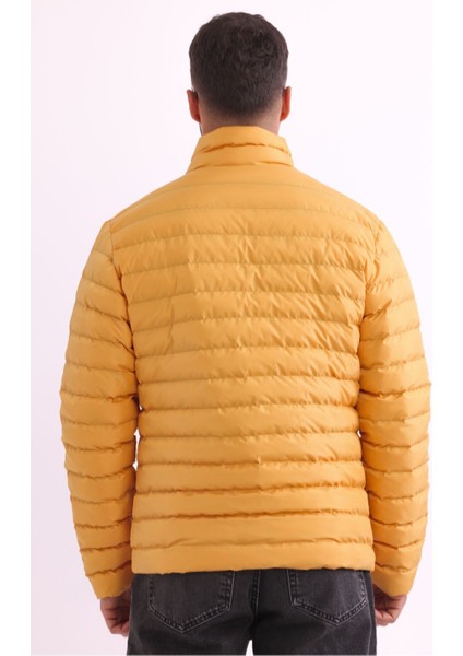 Erkek Rüzgar Geçirmez Taşınabilir Çantalı Sıcak Tutan Elyaf Dolgulu Hafif Şişme Sarı Mont