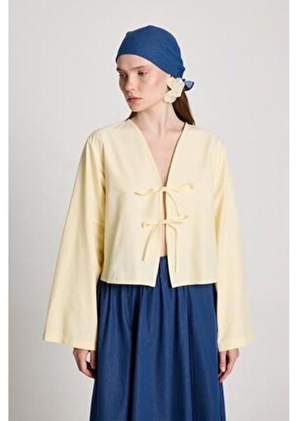 Kadın Sarı Poplin Uzun Kollu V Yaka Önden Bağlamalı Bluz Günlük Kullanım İçin