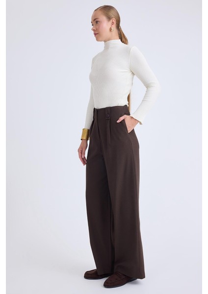 Düğme Detaylı Geniş Paça Pantolon